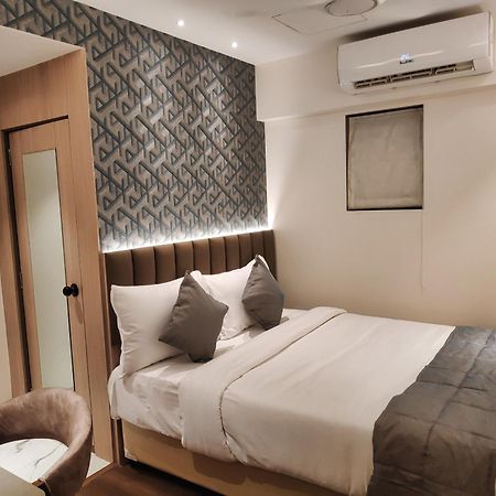 Maxxvalue Hotel Midc - Andheri Мумбай Екстериор снимка
