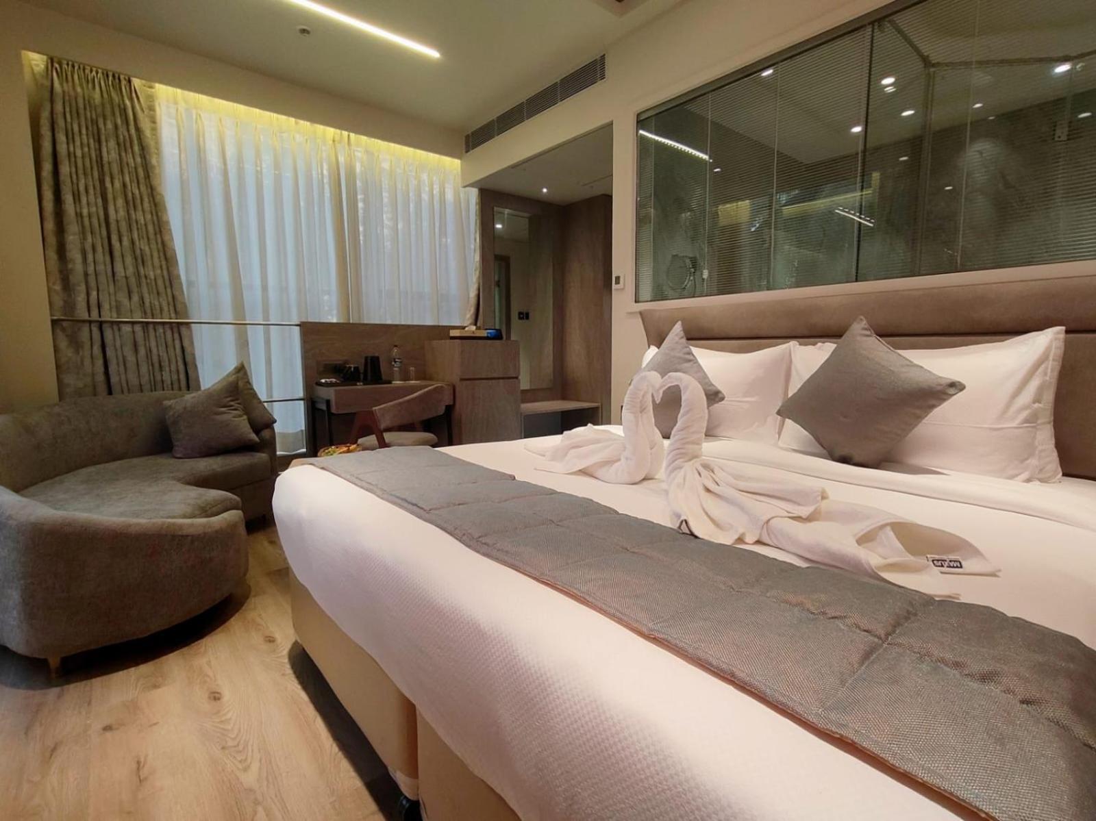 Maxxvalue Hotel Midc - Andheri Мумбай Екстериор снимка